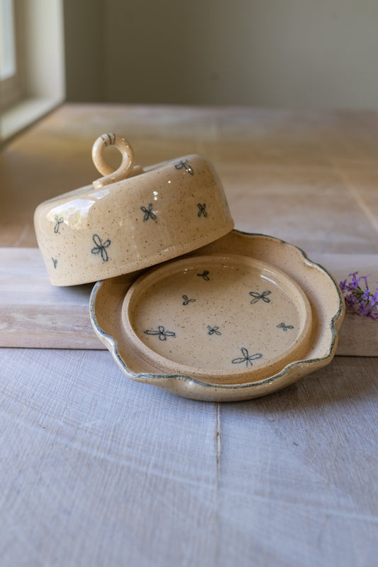 Speckled Clay Ditsy Floral Butter Dish
