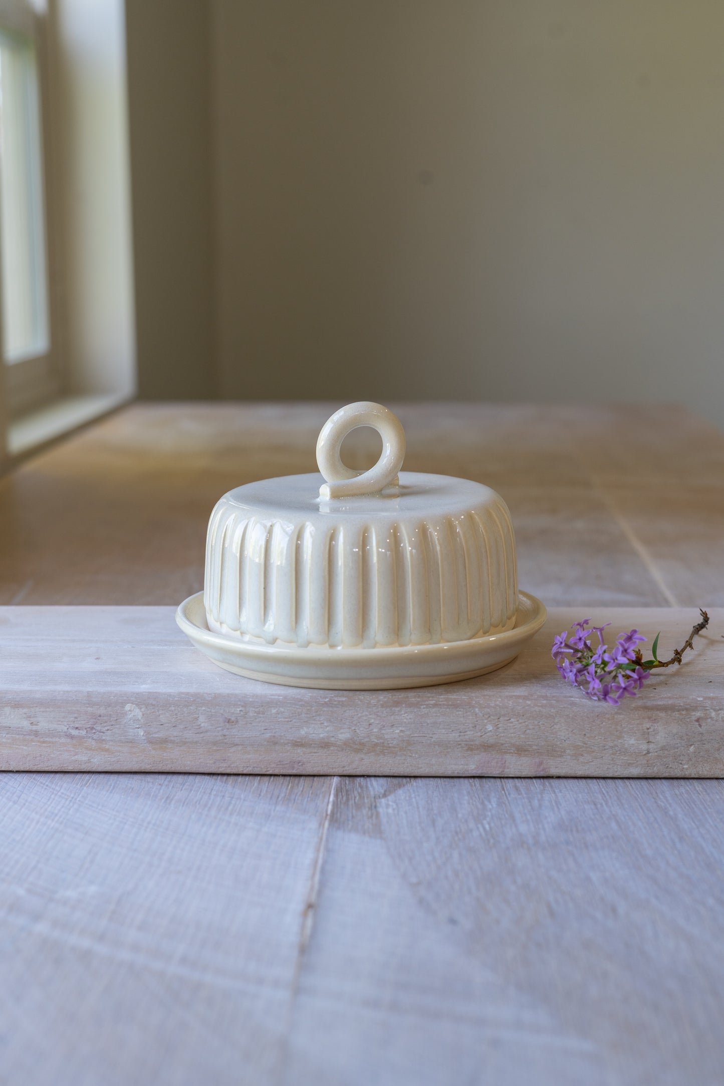 Fluted Butter Dish in Creamy White